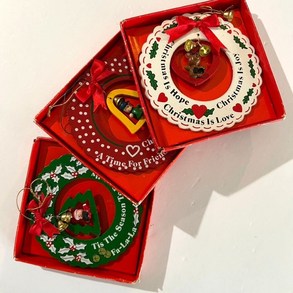 VTG 80s Wooden Wreath Christmas Ornaments, Heritage Holiday Decor
